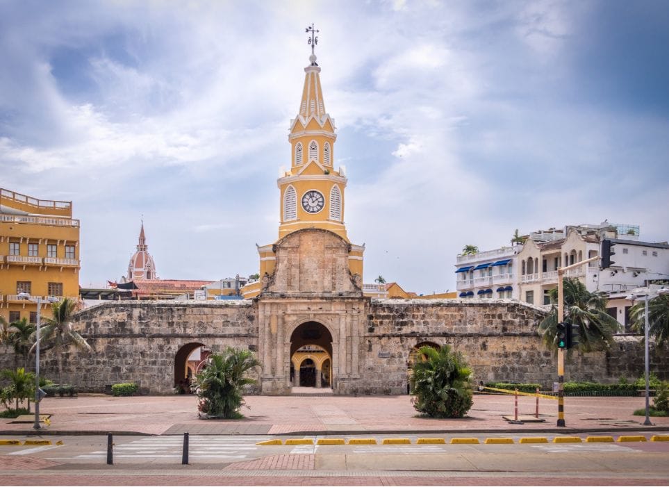 Explora la Historia de Cartagena: Un Viaje al Corazón de la Ciudad Amurallada reloj cartagena